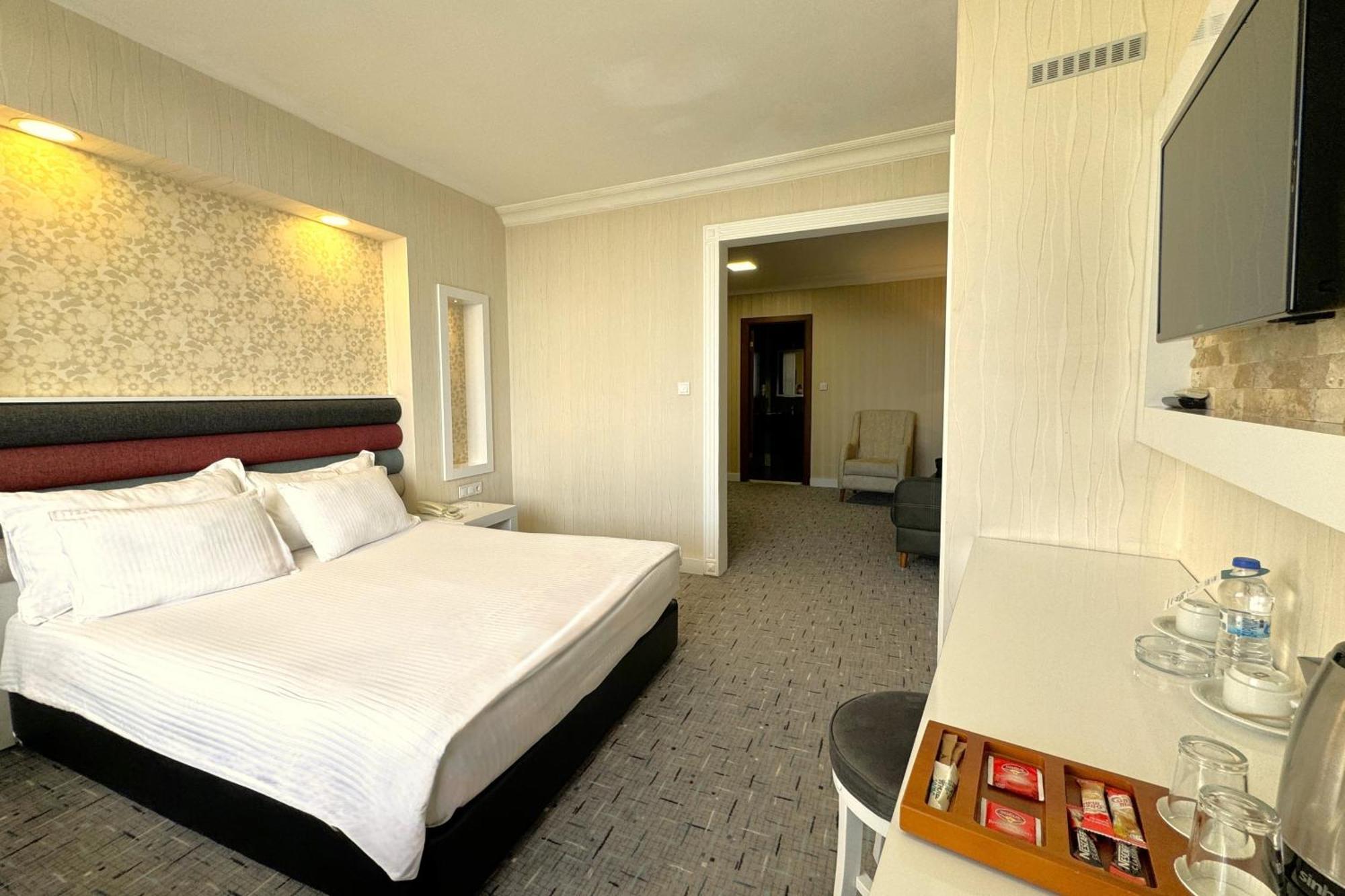 Yat Otel